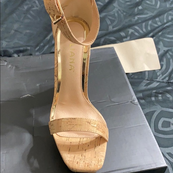 Heels - Picture 2 of 4